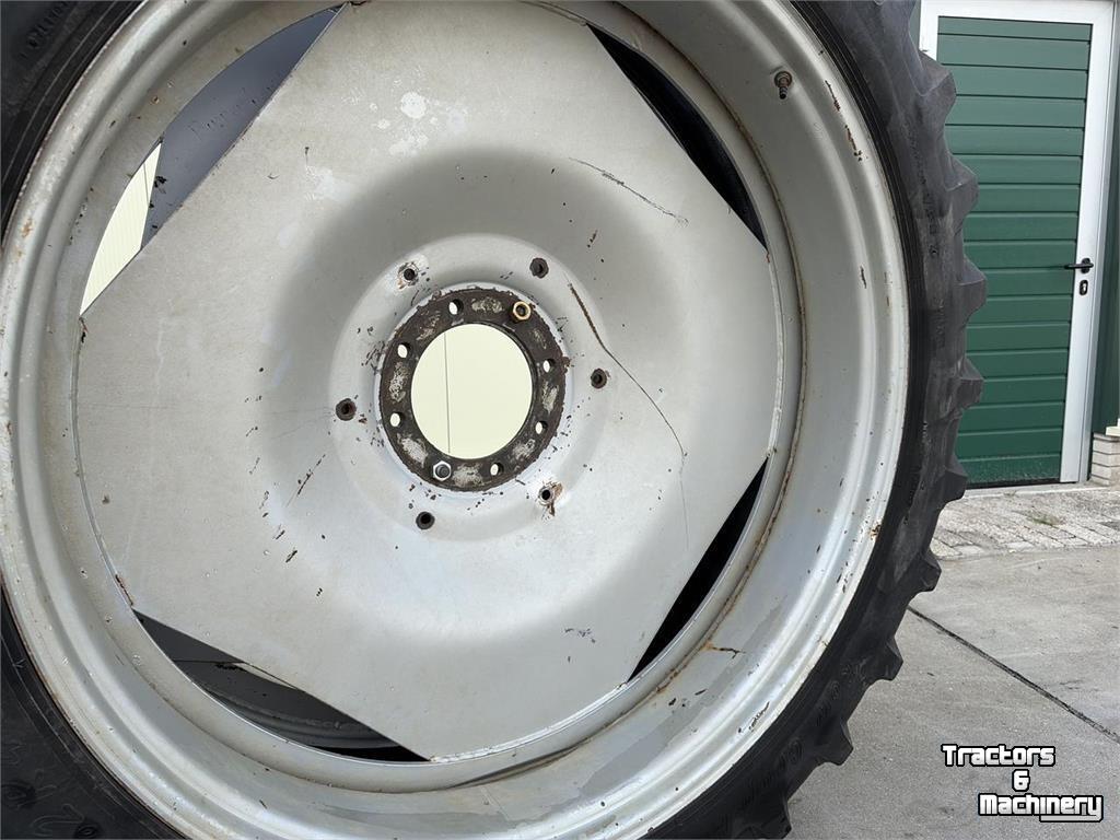 Sonstiges Traktoren und Zubehör Michelin 270/95R48 & 12.4R28 cultuurwiel set