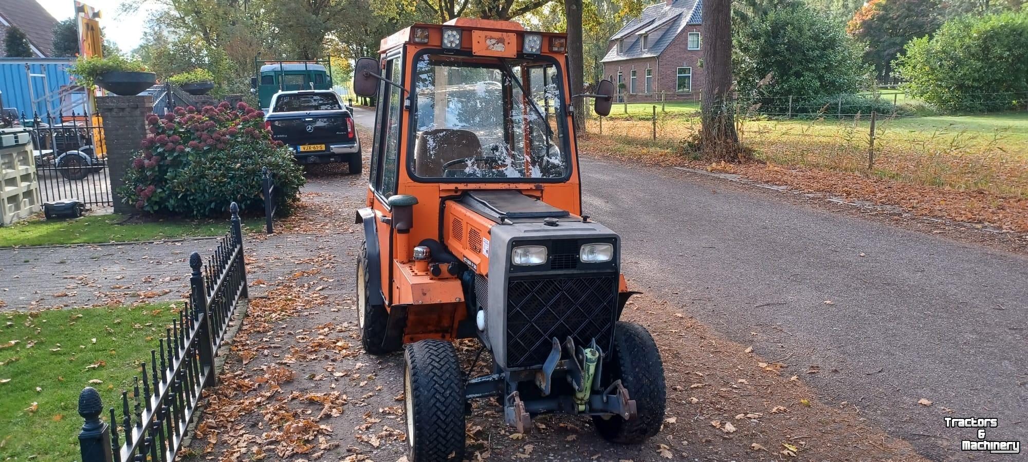 Obsttraktor Holder p30