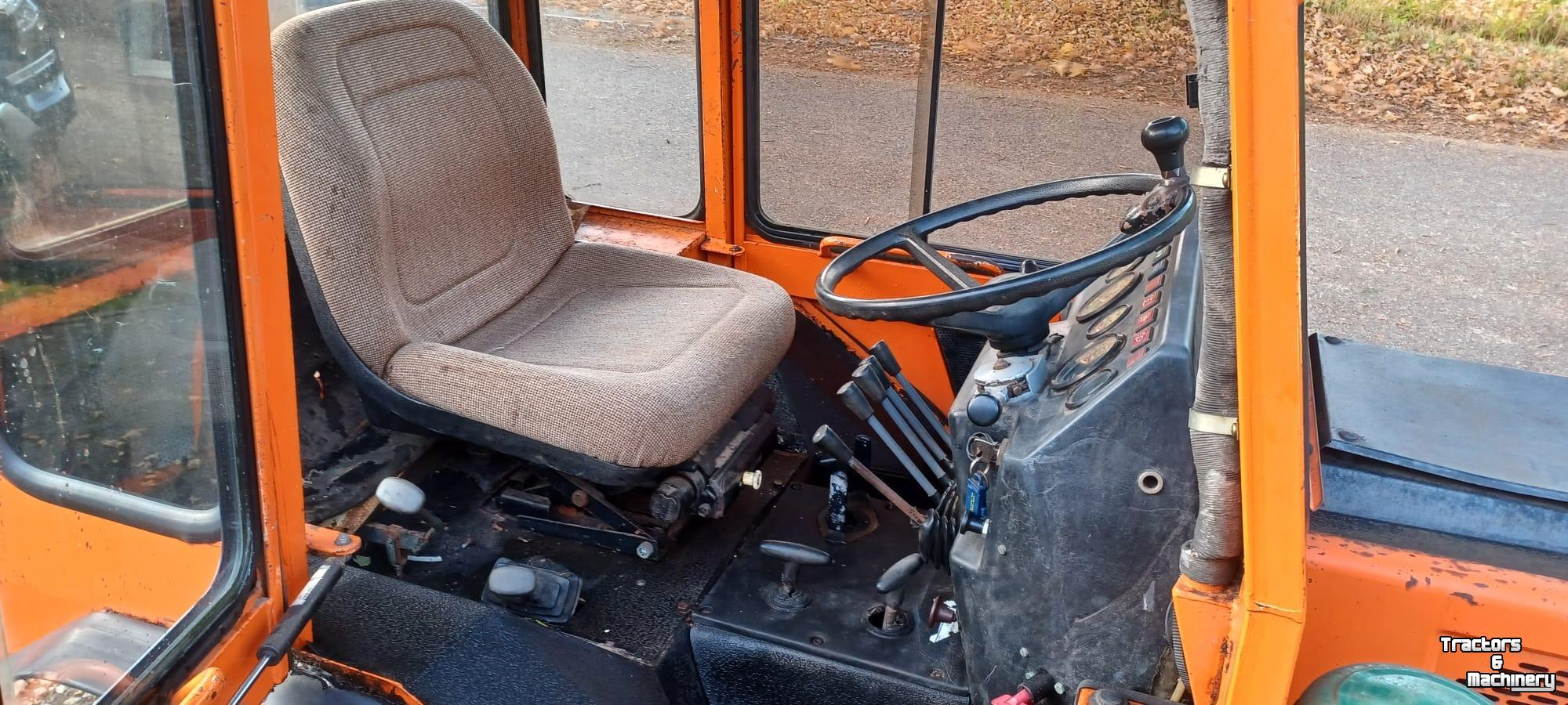 Obsttraktor Holder p30