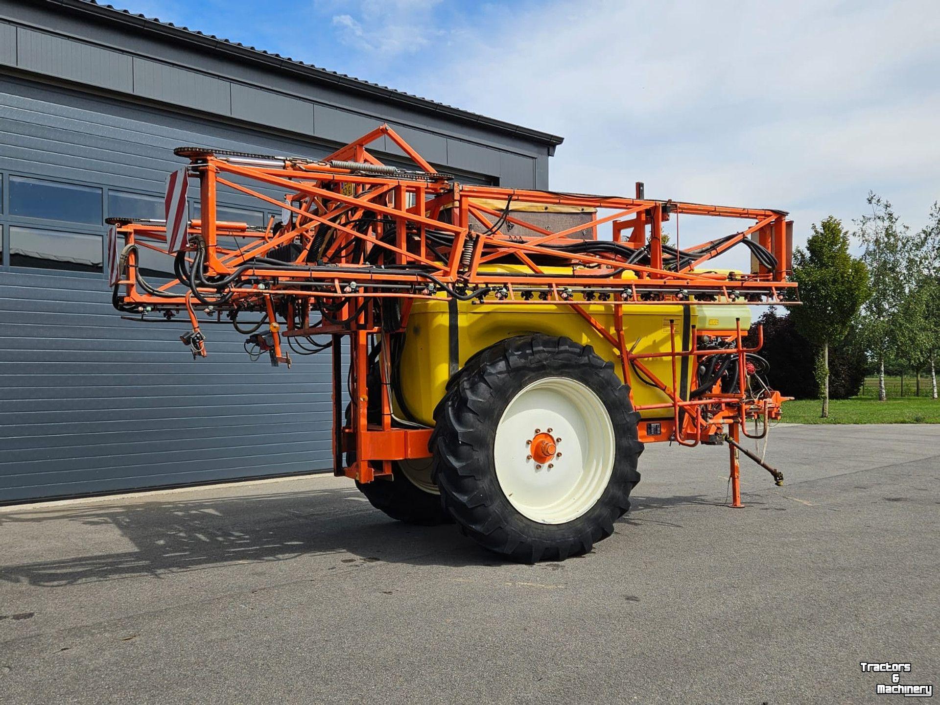 Anbaufeldspritze Douven NEVELSPUIT 3400 Ltr Veldspuit - 27mtr