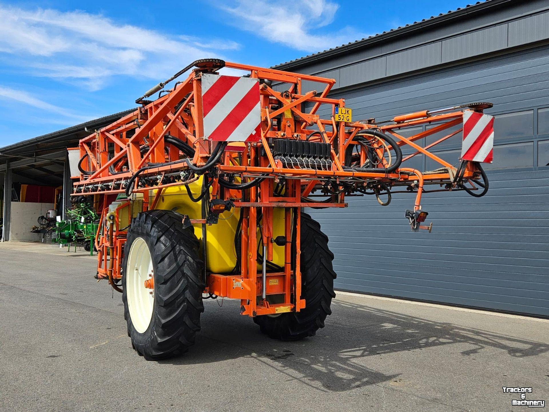Anbaufeldspritze Douven NEVELSPUIT 3400 Ltr Veldspuit - 27mtr