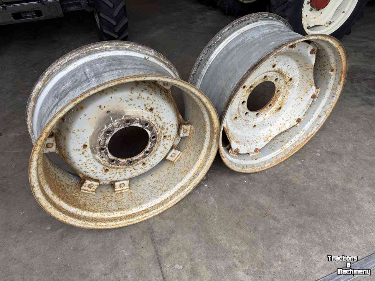 Räder, Reifen, Felgen & Distanzringe Case-IH set velgen 15w x 34