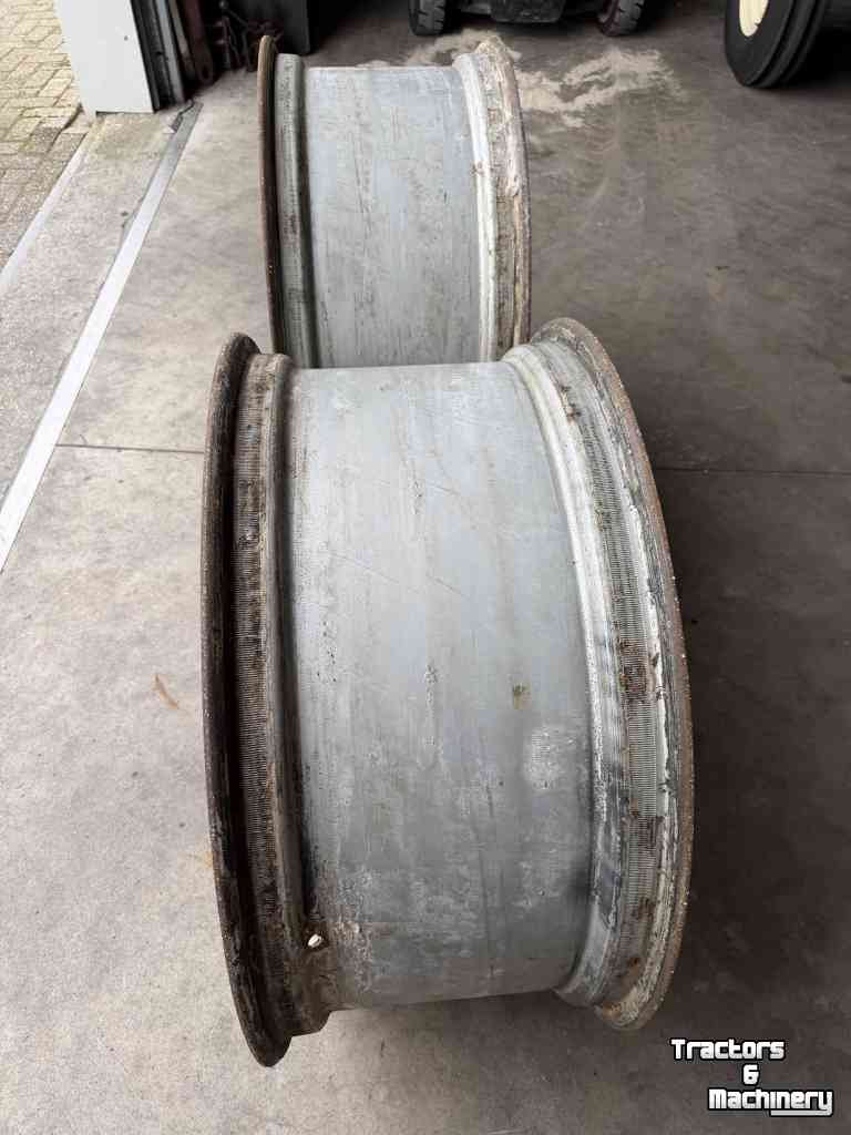 Räder, Reifen, Felgen & Distanzringe Case-IH set velgen 15w x 34