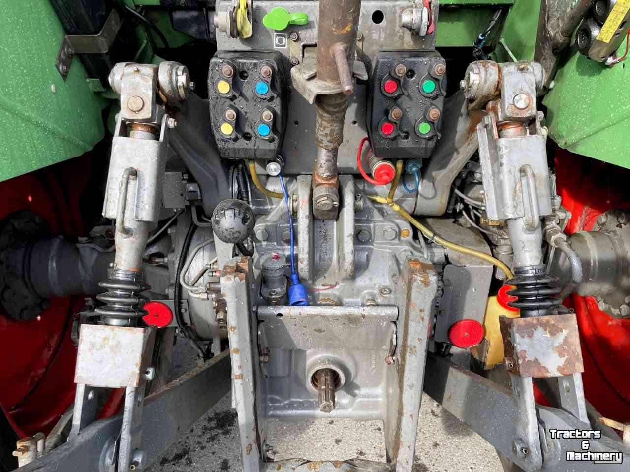 Schlepper / Traktoren Fendt 415 TMS