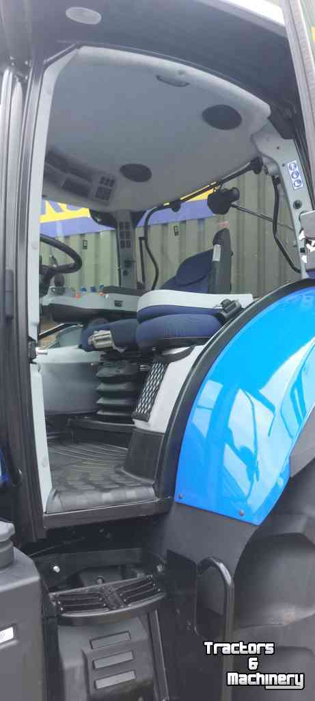 Schlepper / Traktor New Holland T6.180 DC Stage V