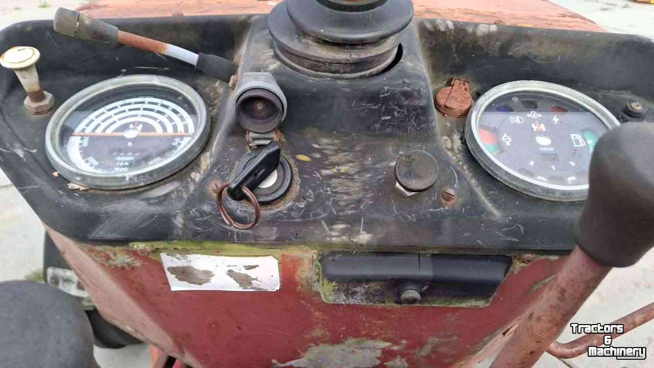 Schlepper / Traktor International 633