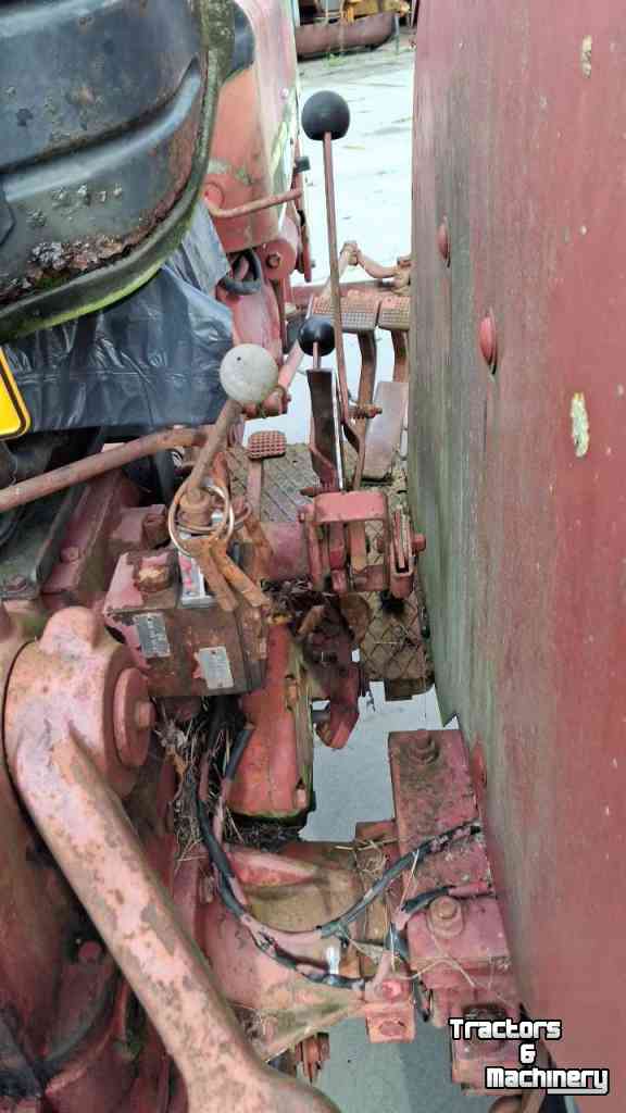 Schlepper / Traktor International 633