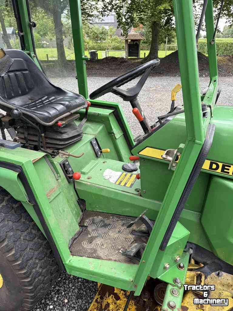 Gartentraktoren John Deere 855 Diesel met maaidek en cabine