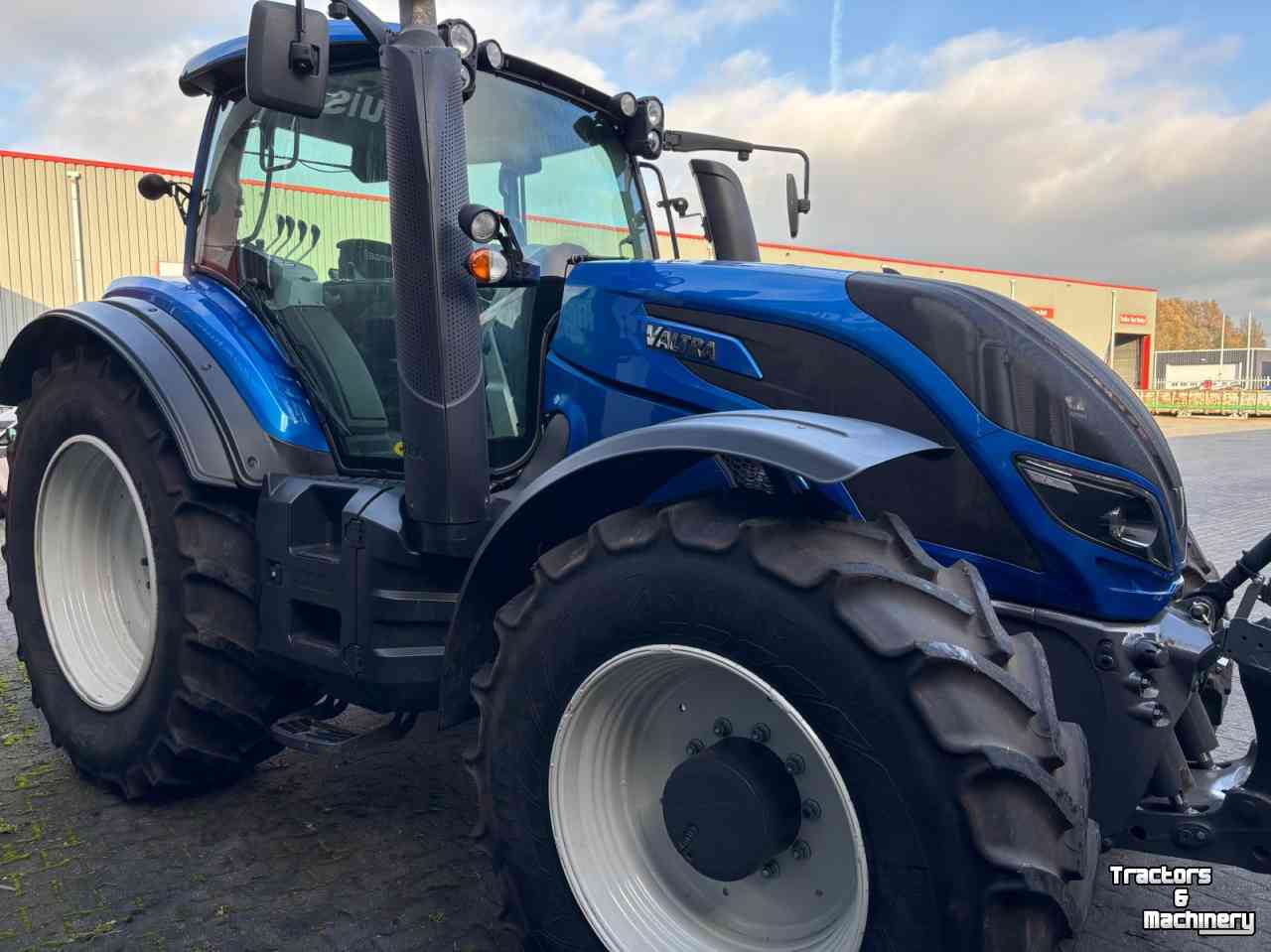 Schlepper / Traktor Valtra T194 Hitech