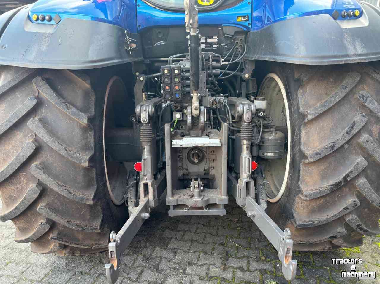 Schlepper / Traktor Valtra T194 Hitech