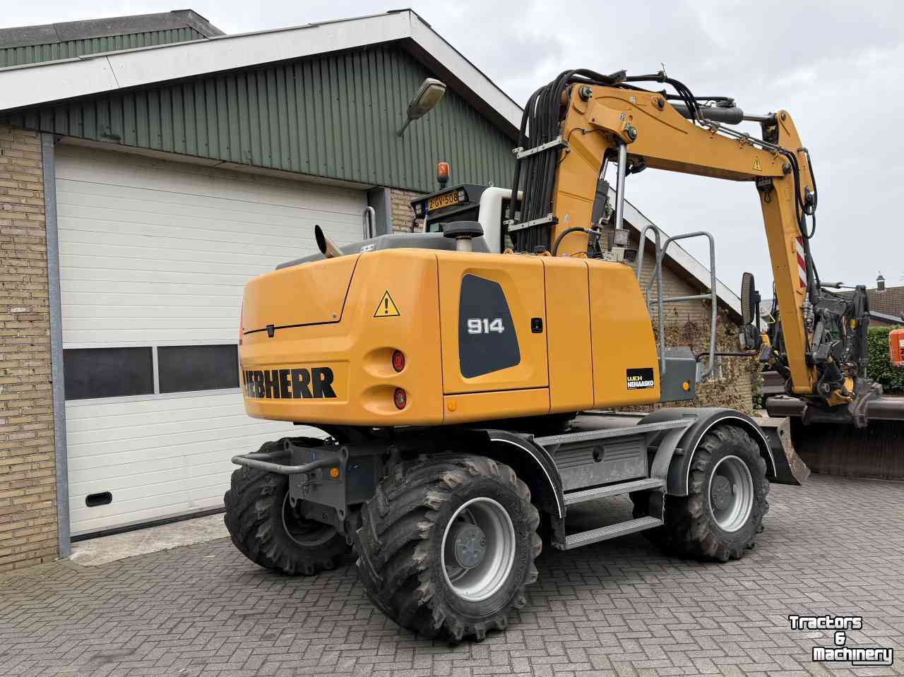 Bagger / Baggermaschine Liebherr A914 met Engcon draaikantelstuk