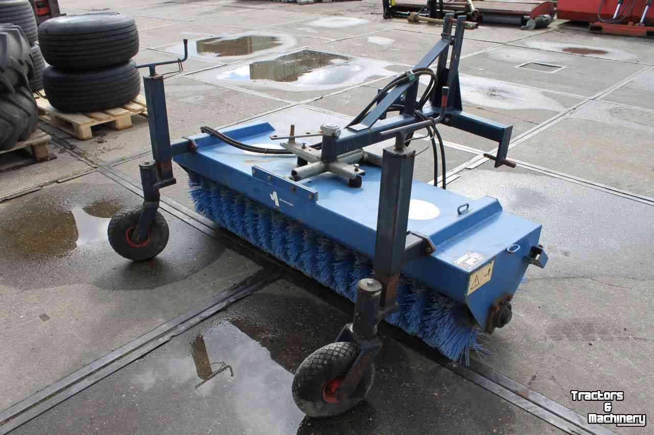 Kehrmaschine AP VHT1800 veegmachine rolbezem rolveger