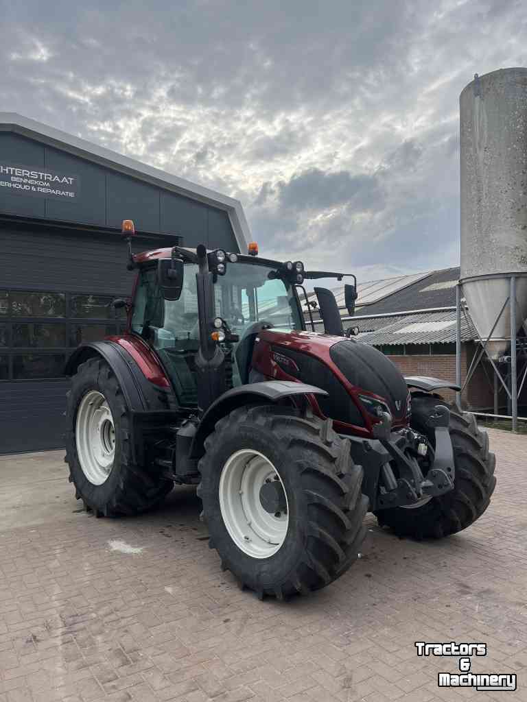 Schlepper / Traktor Valtra N174