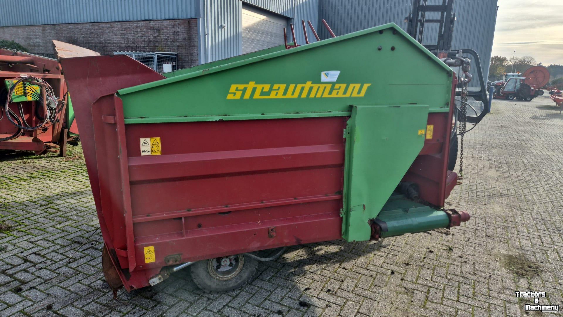Siloblockschneider Strautmann Blokkenwagen