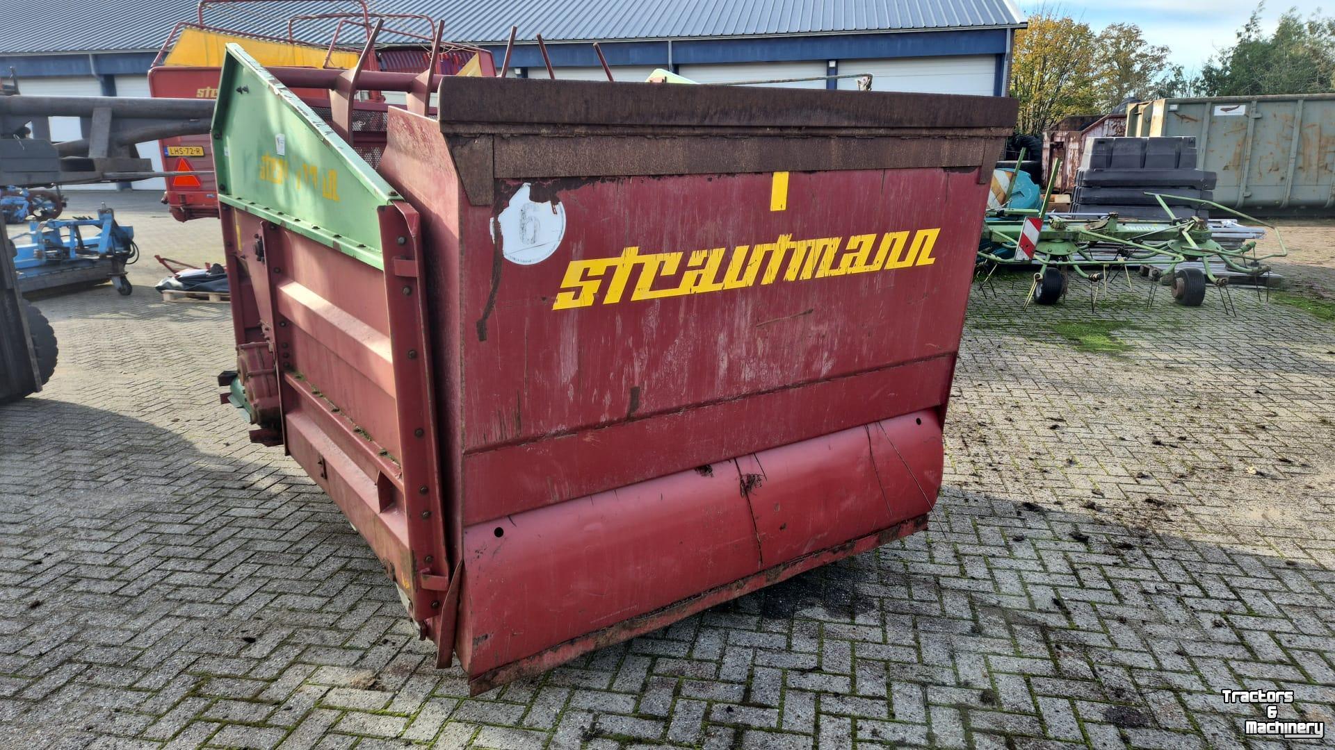 Siloblockschneider Strautmann Blokkenwagen