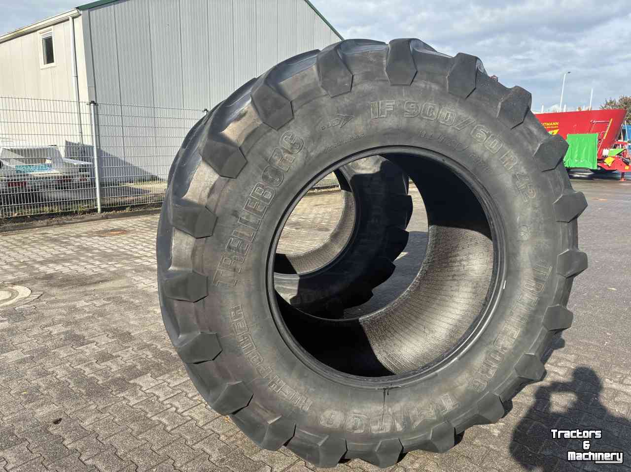 Räder, Reifen, Felgen & Distanzringe Trelleborg IF 900/60R42