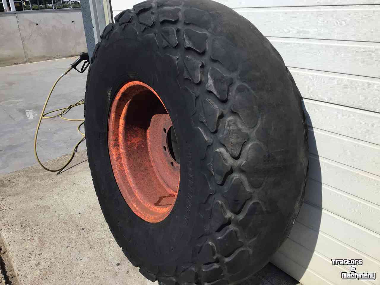 Räder, Reifen, Felgen & Distanzringe Trelleborg 23.1-26 Tractor 409