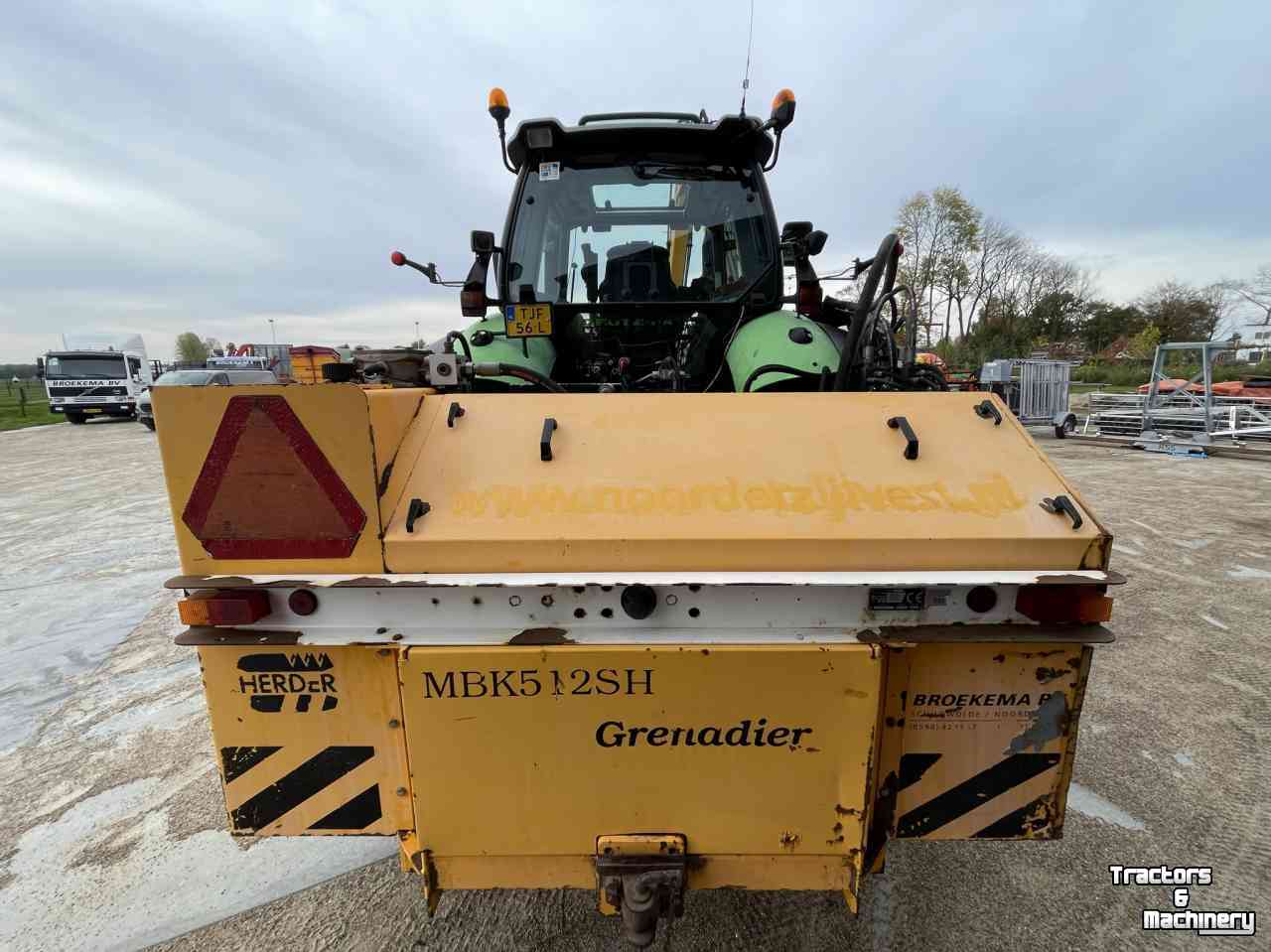 Schlepper / Traktoren Deutz-Fahr Agrotron 610 TTV met Herder Grenadier MBK512 SH