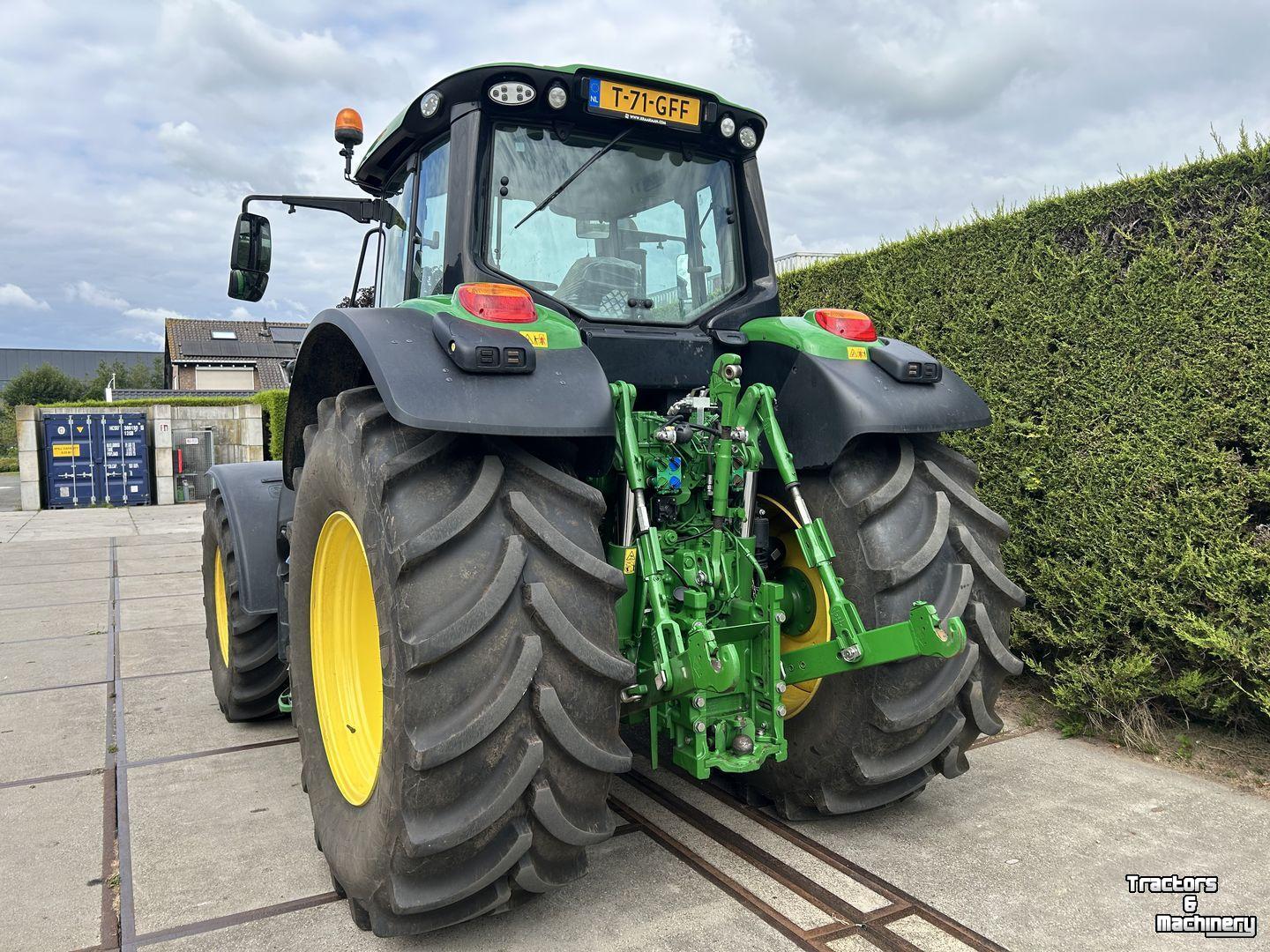 Schlepper / Traktor John Deere 6195M