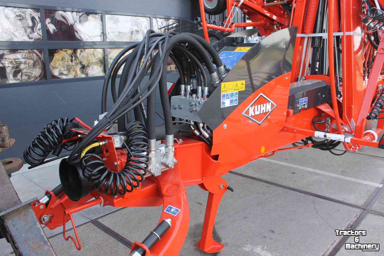 Schwader Kuhn GA13031 4-rotorige cirkelhark vierrotorhark wiersmachine NIEUW!