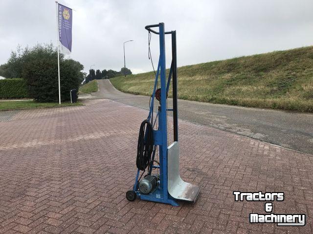 Sonstiges Förderanlagen und Material-Handling-Ausrüstungen  Zakkenlift elecktrisch/hydraulisch