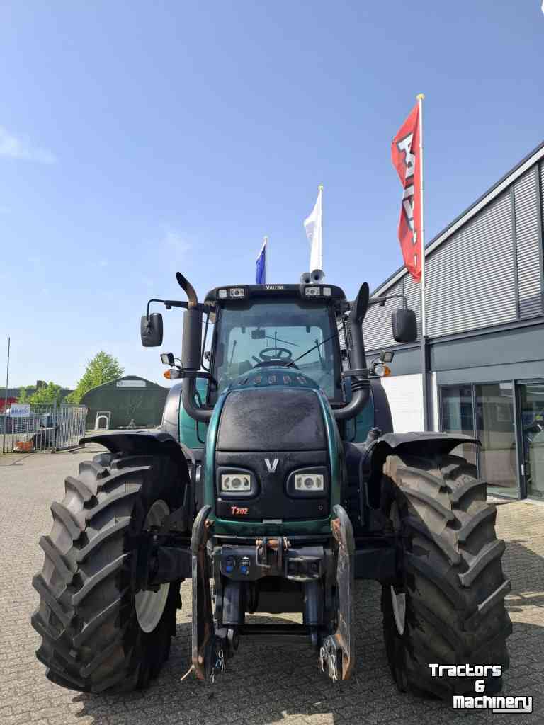 Schlepper / Traktoren Valtra T202