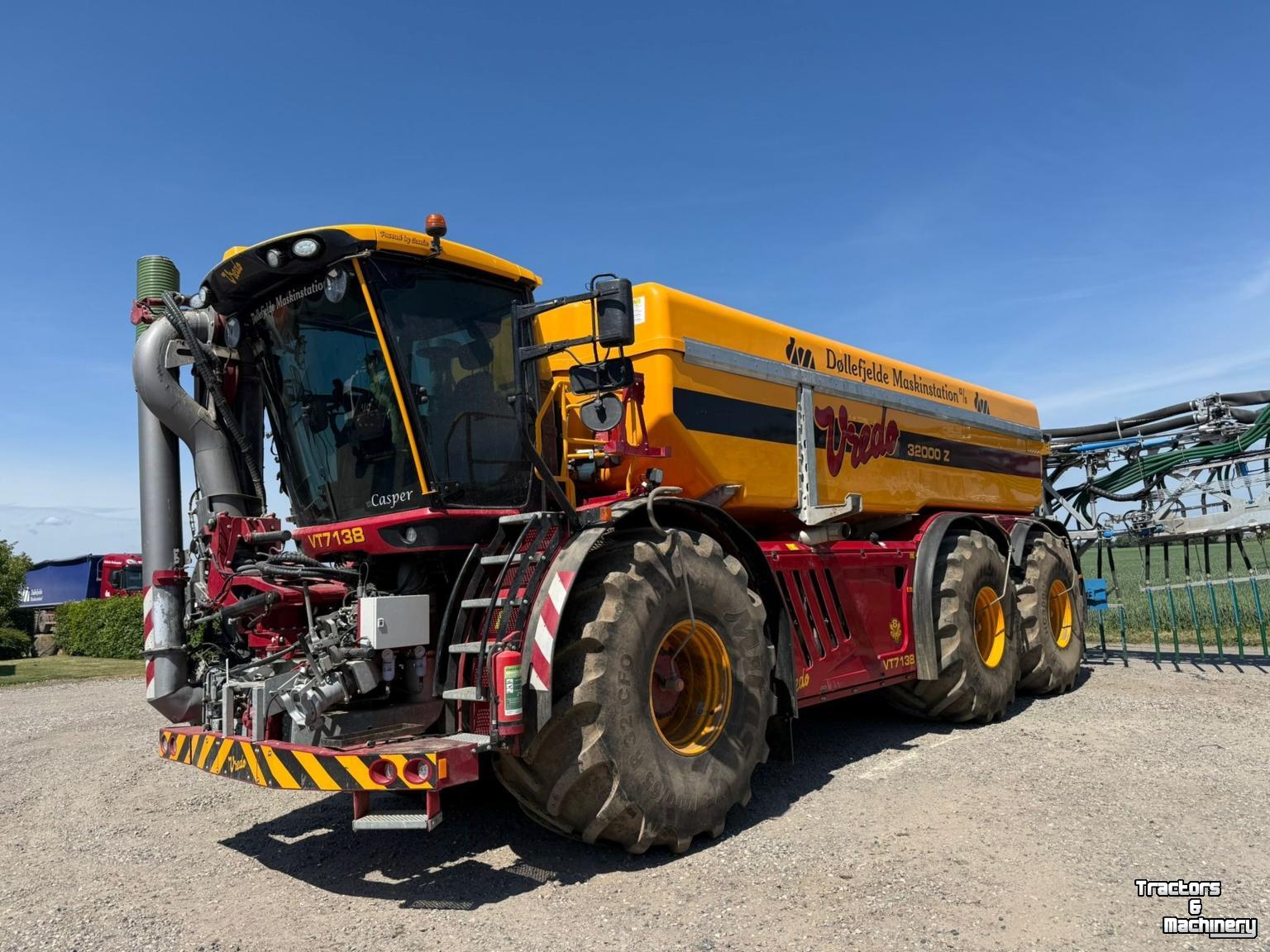 Gülletankwagen / Güllefässer Vredo VT7138 incl. Bomech 36m
