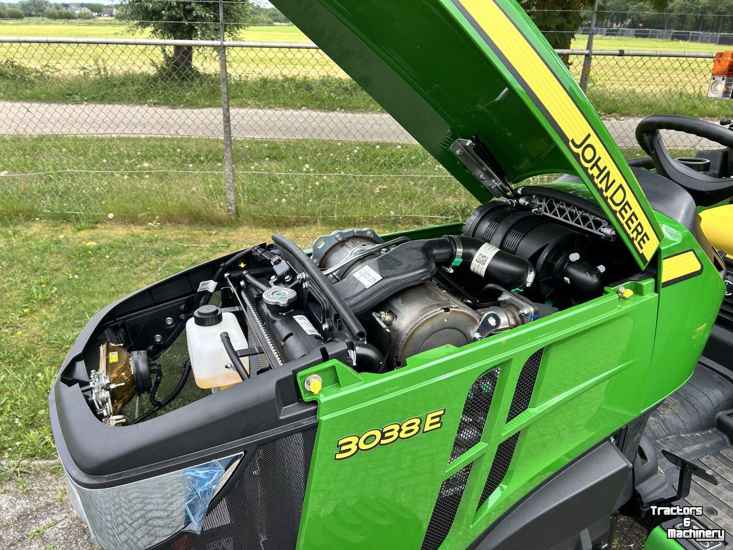 Obsttraktor John Deere 3038E