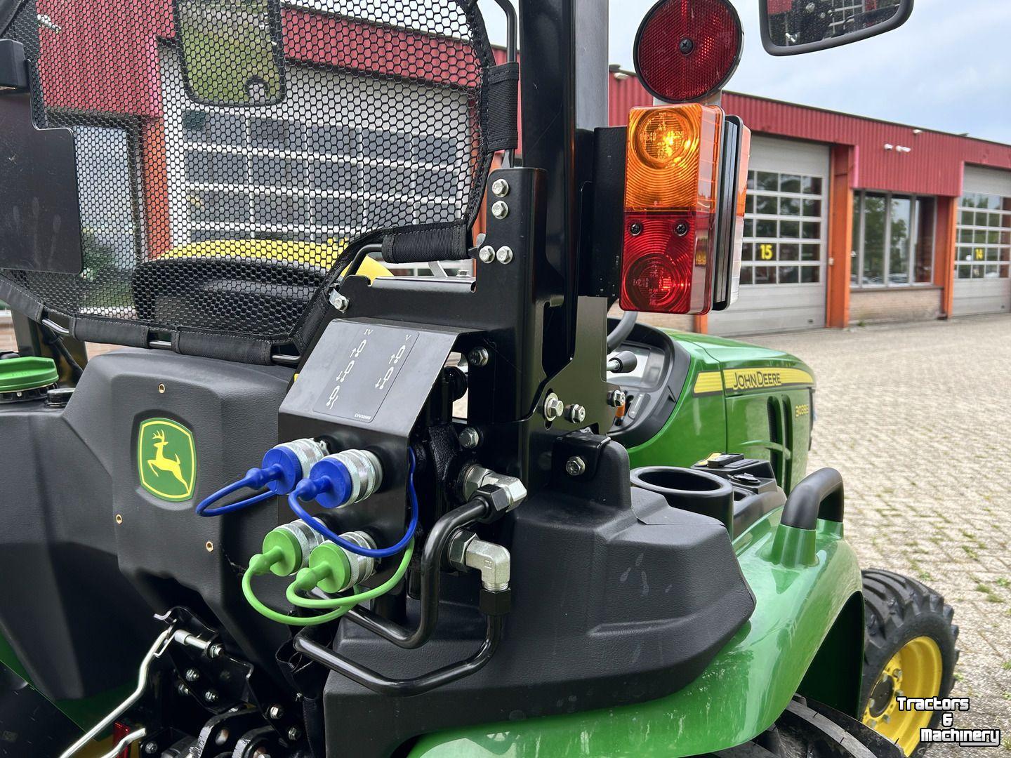 Obsttraktor John Deere 3038E