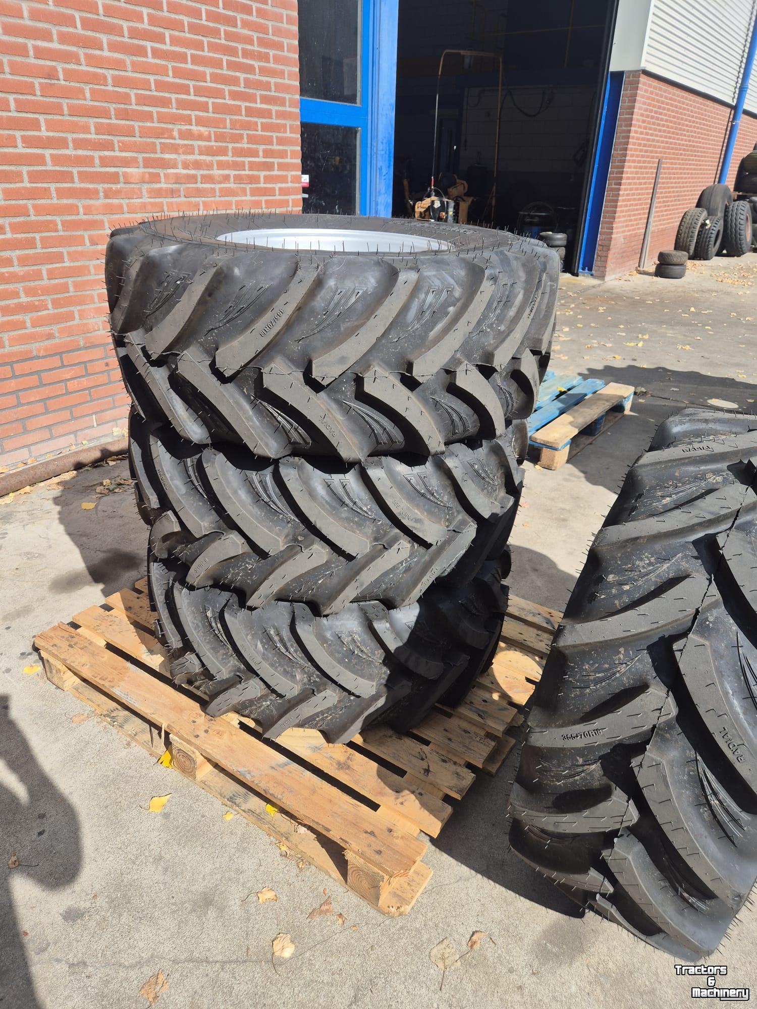 Räder, Reifen, Felgen & Distanzringe BKT 365/70R18