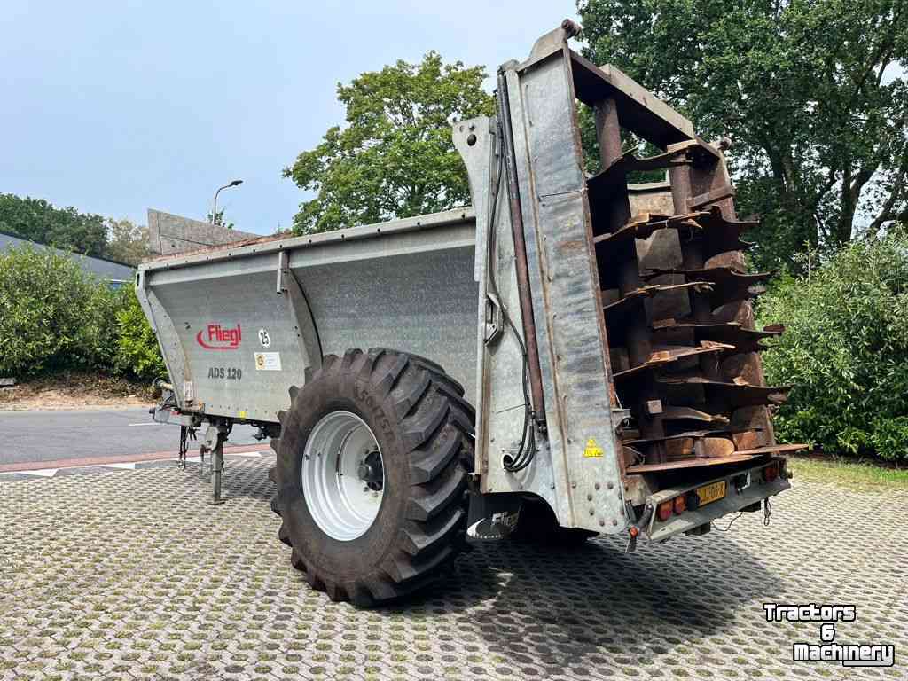 Stalldungstreuer Fliegl ADS 120 mestverspreider