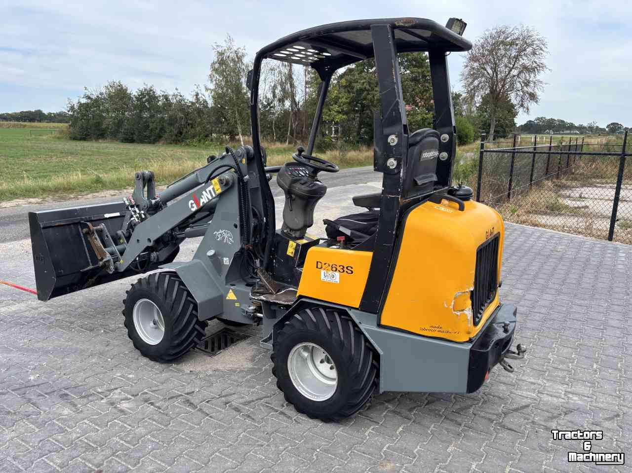 Radlader Giant D263S shovel