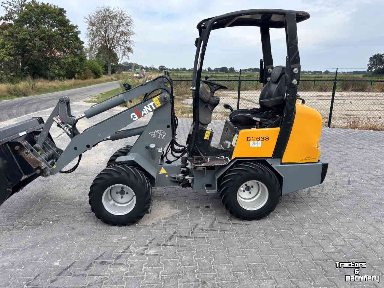 Radlader Giant D263S shovel