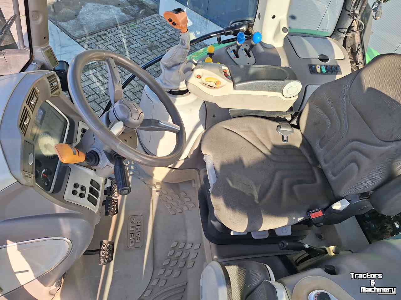 Schlepper / Traktor Deutz-Fahr Agrotron 6160 PS