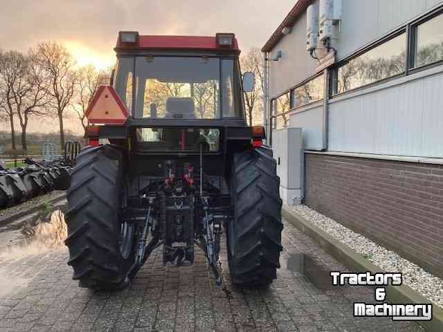 Schlepper / Traktoren Case-IH 895