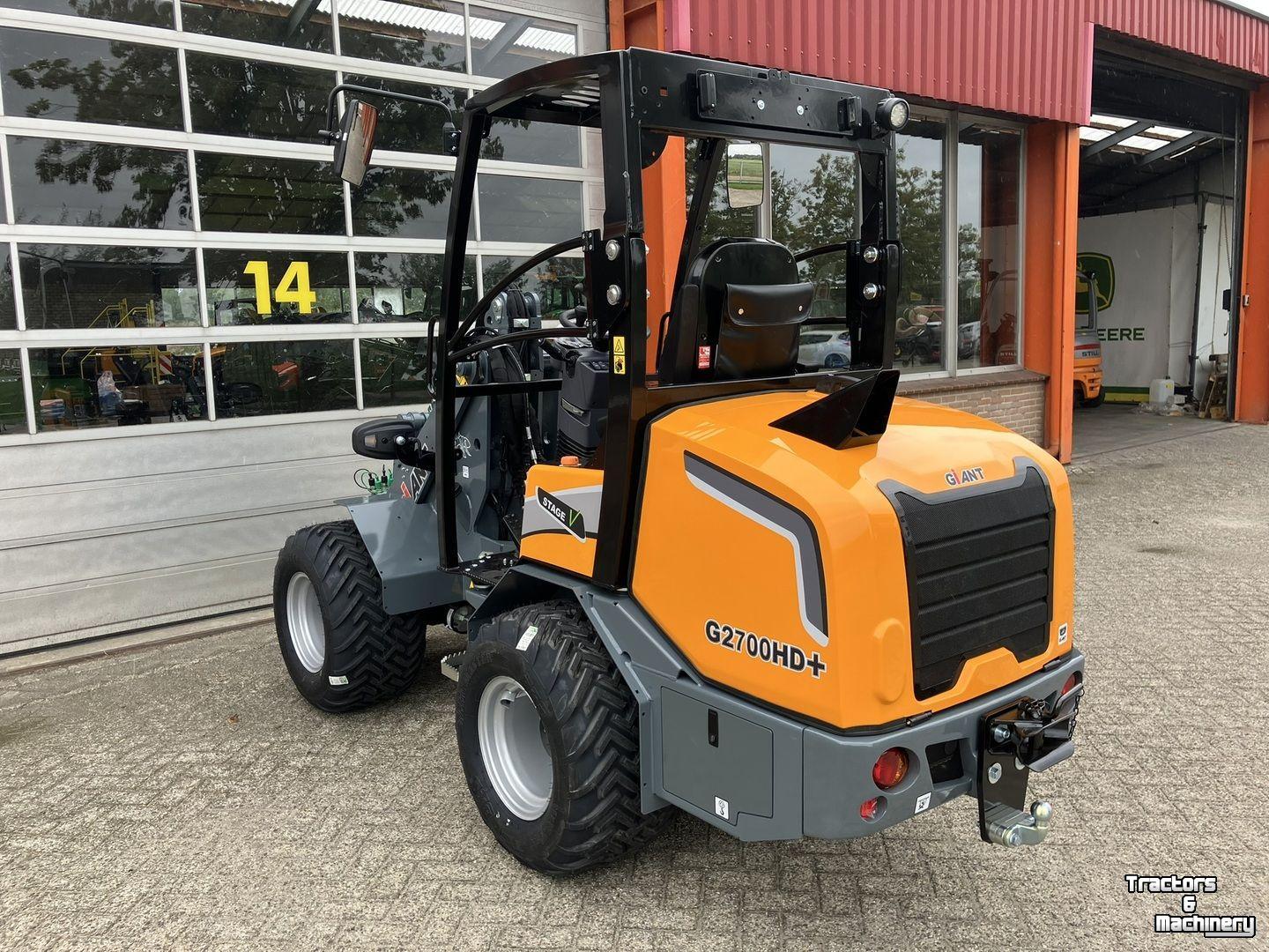 Radlader Giant G2700 HD+