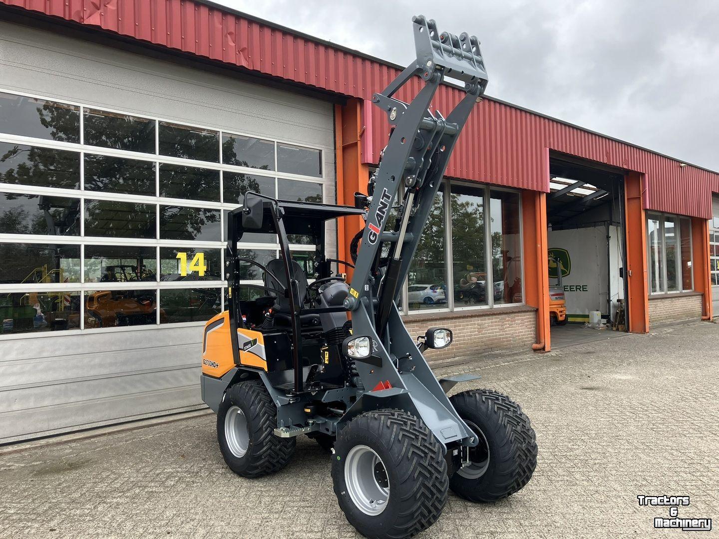 Radlader Giant G2700 HD+