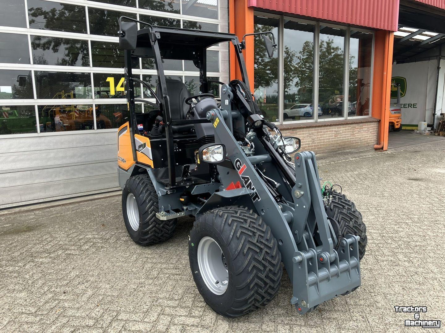 Radlader Giant G2700 HD+