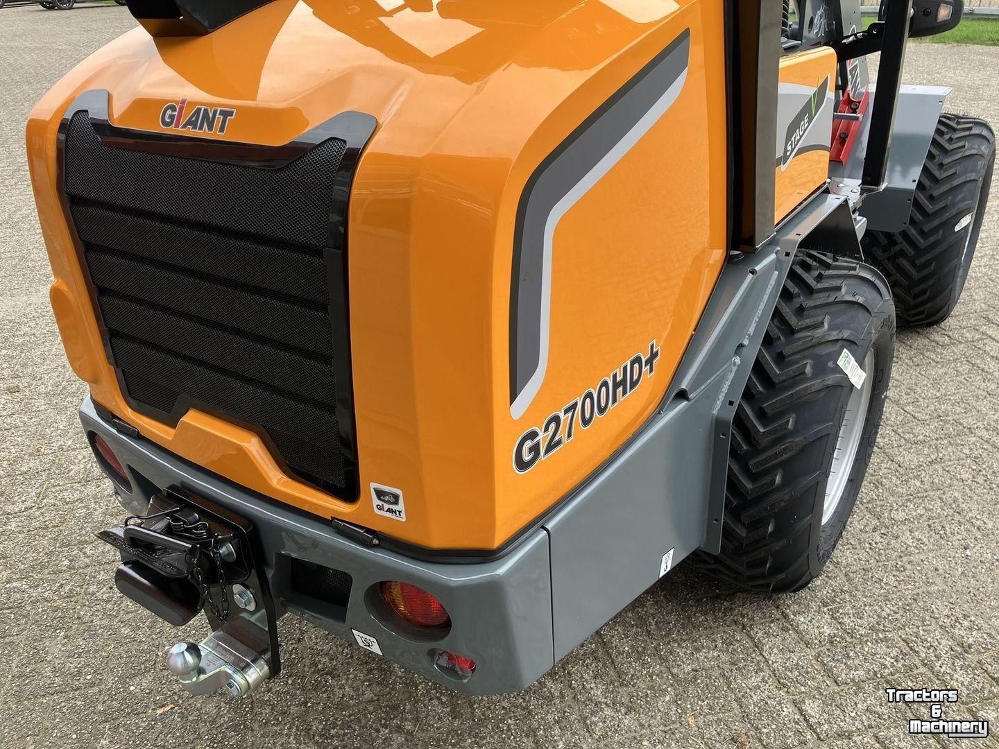Radlader Giant G2700 HD+