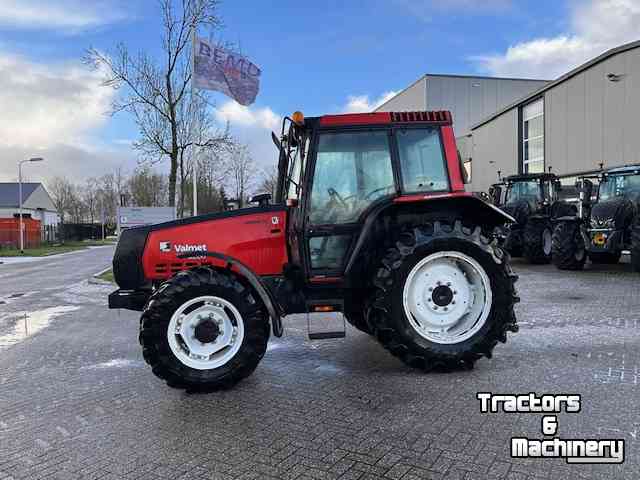 Schlepper / Traktoren Valtra Valmet 6200 mezzo