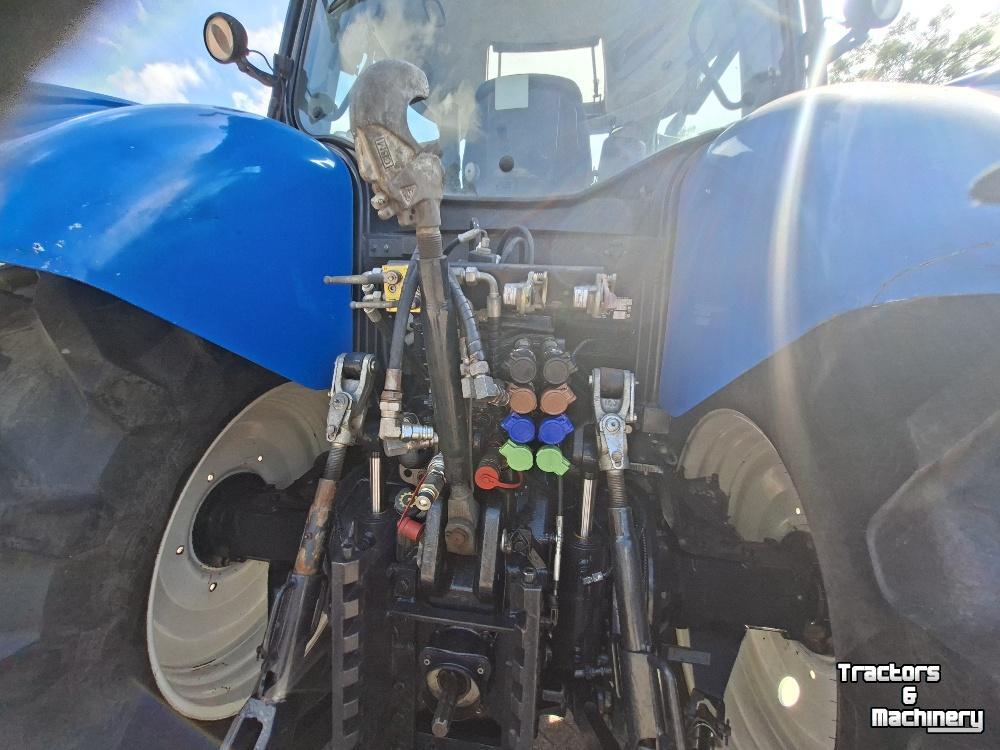 Schlepper / Traktor New Holland T6080
