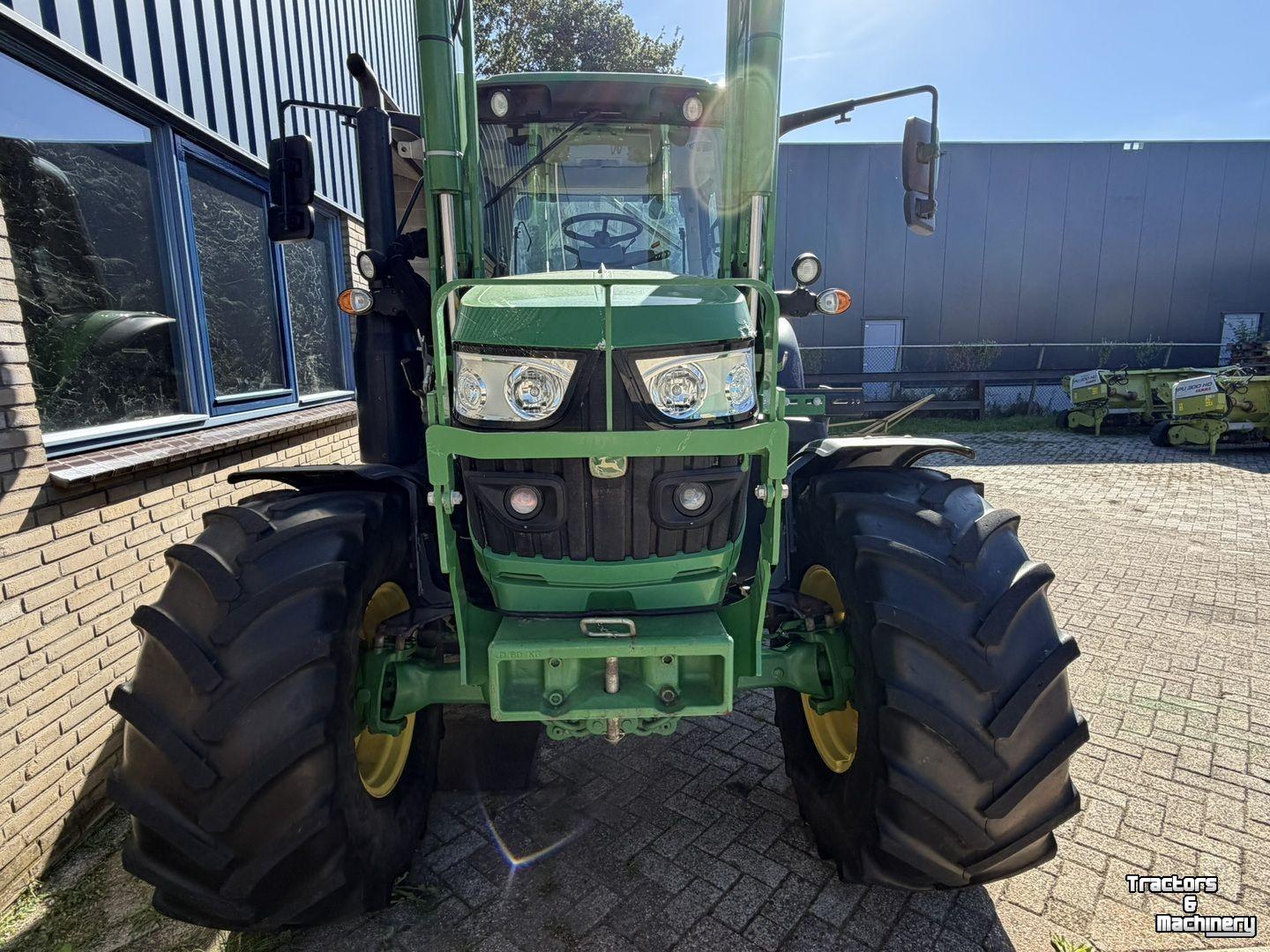 Schlepper / Traktor John Deere 6130M
