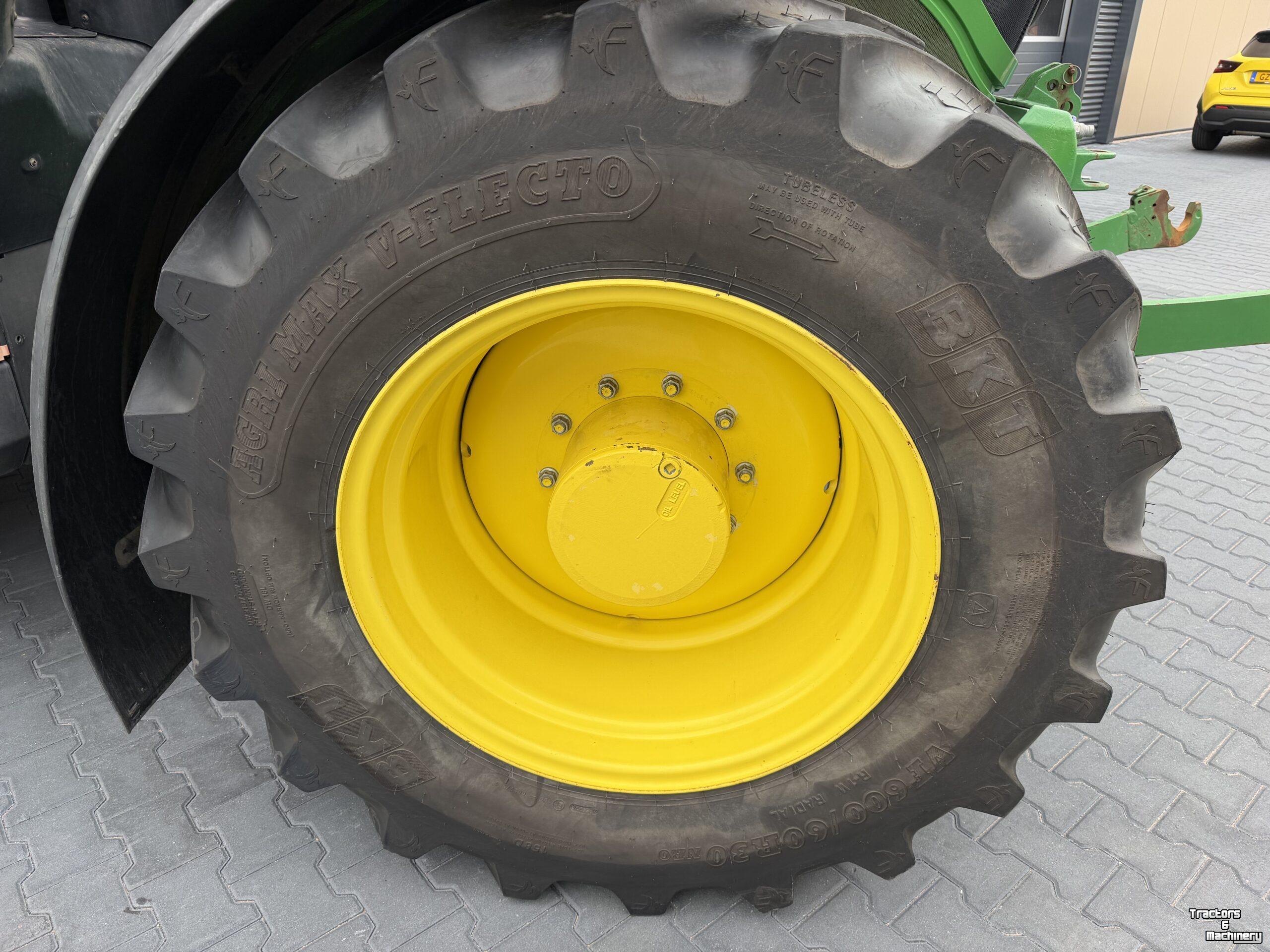Schlepper / Traktor John Deere 6215R