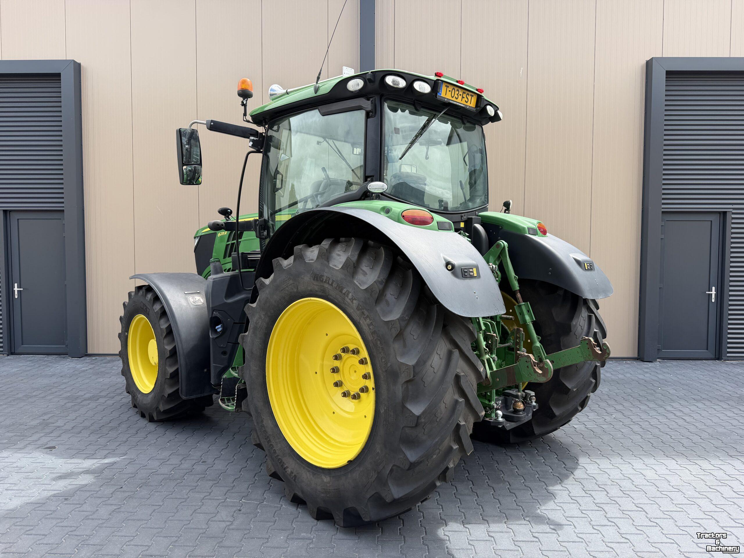 Schlepper / Traktor John Deere 6215R