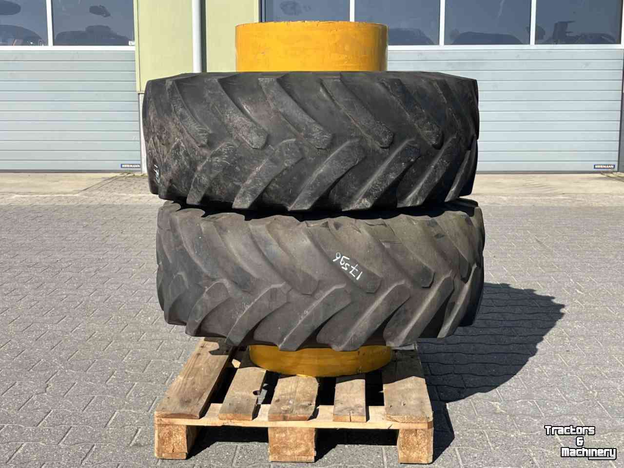 Räder, Reifen, Felgen & Distanzringe  425/75R20 Dubbellucht 20"
