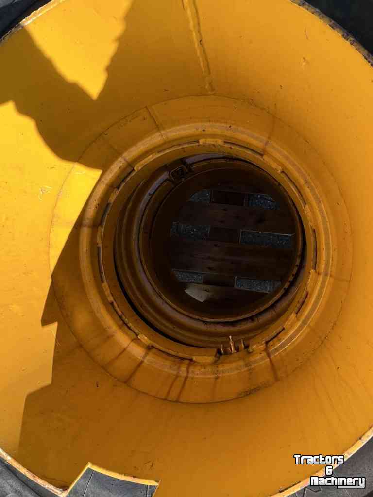 Räder, Reifen, Felgen & Distanzringe  425/75R20 Dubbellucht 20"
