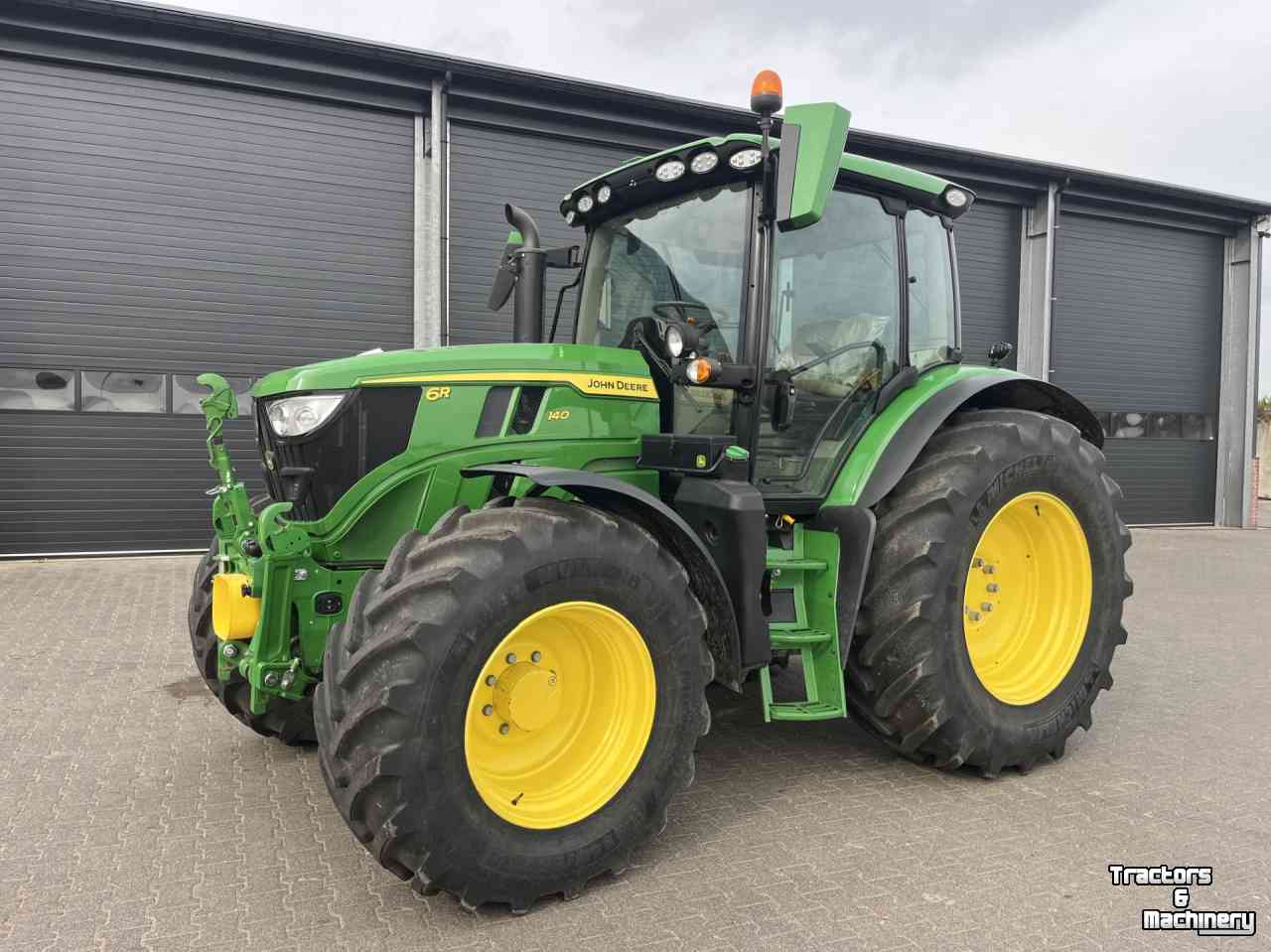 Schlepper / Traktor John Deere 6 R 140