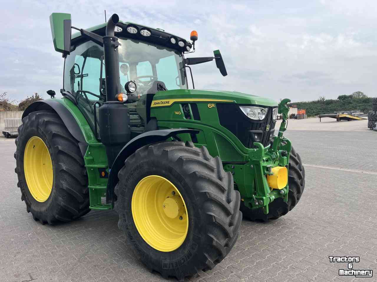 Schlepper / Traktor John Deere 6 R 140
