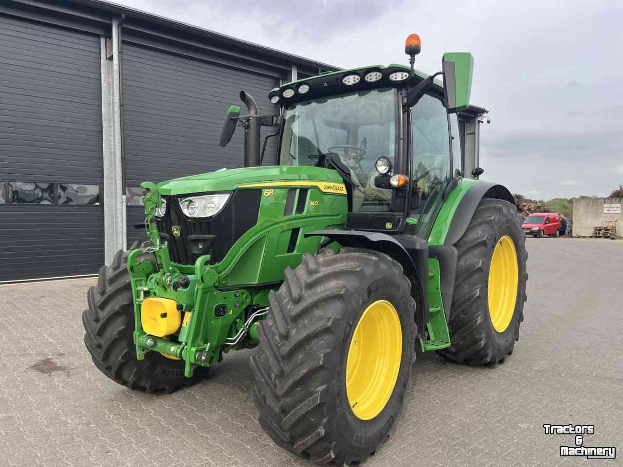 Schlepper / Traktor John Deere 6 R 140