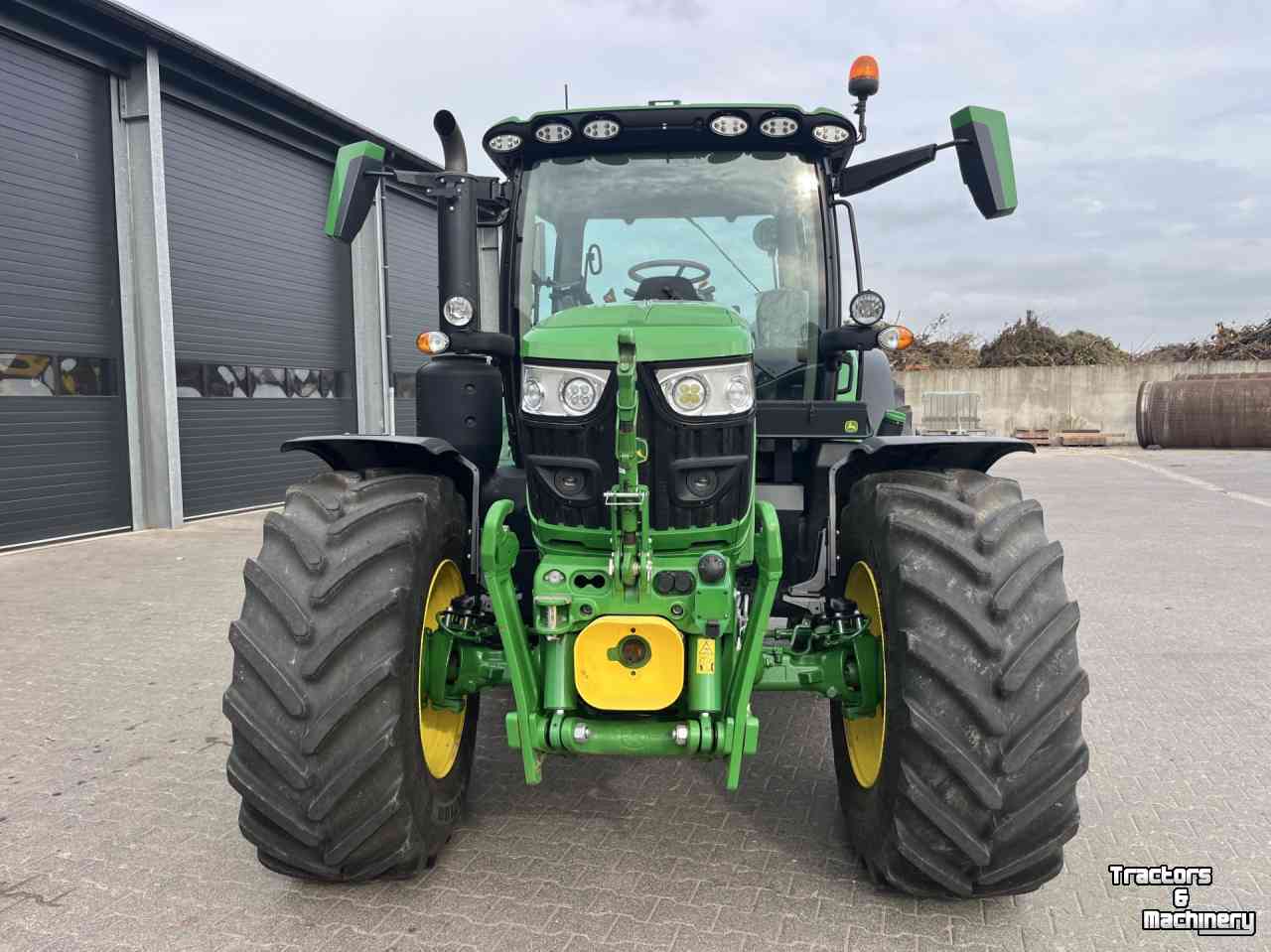 Schlepper / Traktor John Deere 6 R 140